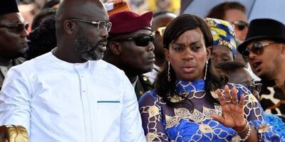 (ویدئو) غش کردن رئیس جهمور لیبریا در مراسم تحلیفش!/با اختلاف لقب بدشانس ترین رئیس جمهور دنیا