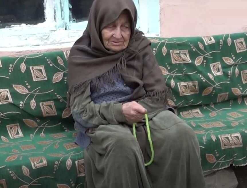 (فیلم) پیرزنی که از 30 سال پیش منتظر پسرش است دلها را غمگین کرد