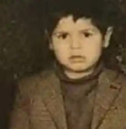 تصویر دیده نشده آقای فوتبالیست در دوران کودکی در مشهد مقدس/ شناختین کیه؟