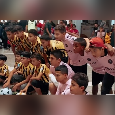(ویدئو) بازی فوتبال کودکان غزه/روحیه یعنی همین ماشالله