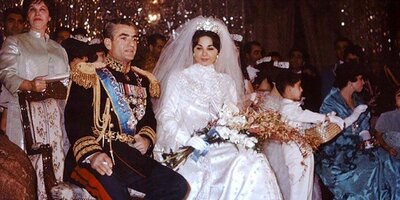 سرنوشت لباس عروس میلیاردی فرح پهلوی همسر محمدرضا شاه چه شد؟